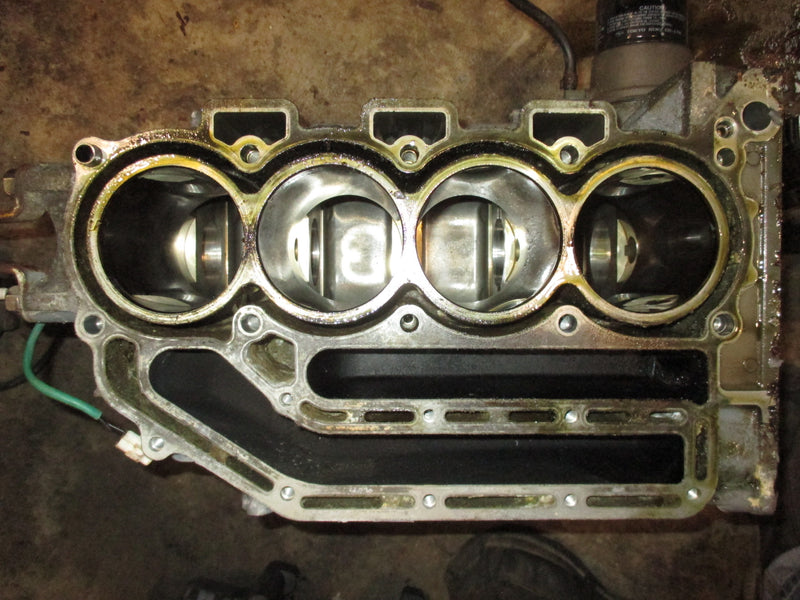 Suzuki DF140 140hp 4 stroke outboard crankcase block