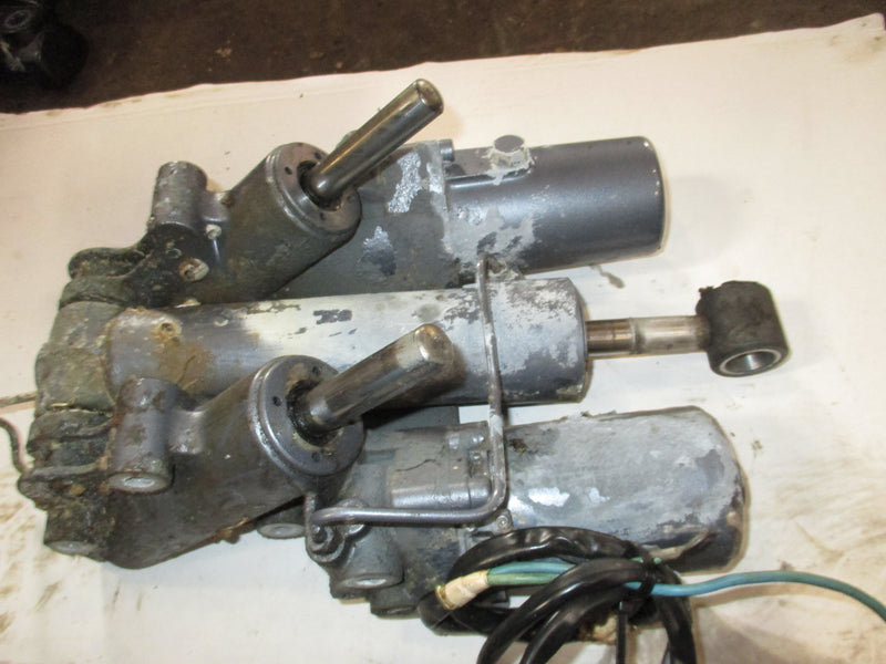 Yamaha 3.3L 225hp 4 stroke outboard tilt trim unit 69J-43800-01-4D