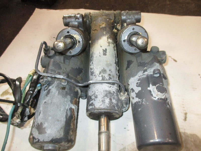 Yamaha 3.3L 225hp 4 stroke outboard tilt trim unit 69J-43800-01-4D