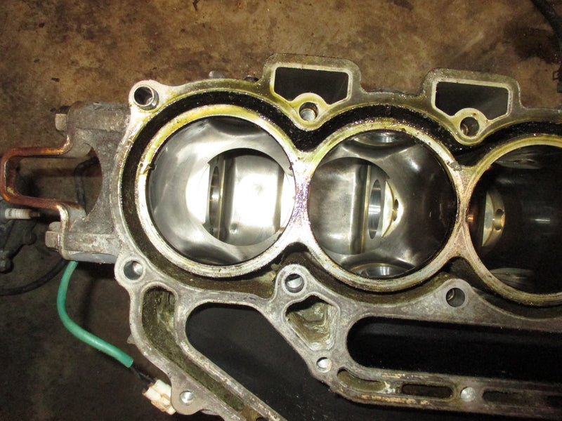 Suzuki DF140 140hp 4 stroke outboard crankcase block