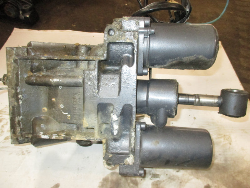 Yamaha 3.3L 225hp 4 stroke outboard tilt trim unit 69J-43800-01-4D