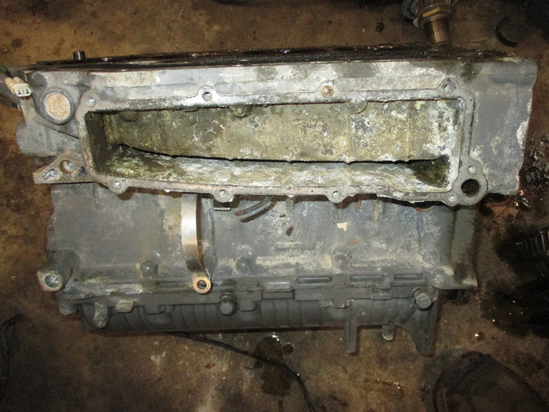 Suzuki DF140 140hp 4 stroke outboard crankcase block