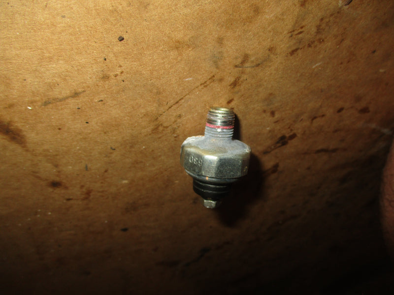 Suzuki DF200A 4CYL outboard Oil pressure sensor 37820-99E02