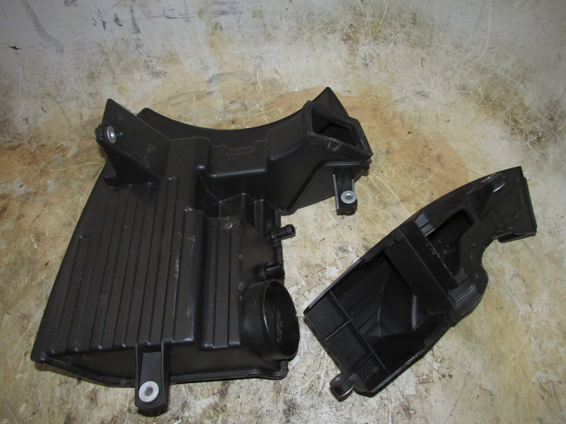 Johnson/Suzuki 140HP 4 Stroke Outboard Intake Silencer (13810-90J00)