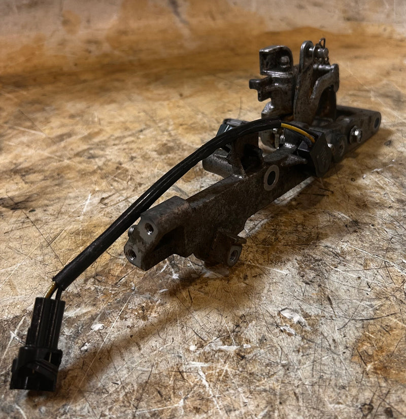Suzuki DF150 150hp 4 stroke outboard shift sensor and bracket (13580-93J01)