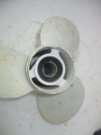 Load image into Gallery viewer, Yamaha outboard 12P 13 spline (3 1/8") hub aluminum propeller
