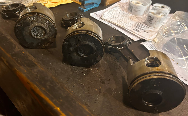 Mercury 200hp optimax 2 stroke outboard starboard piston set of 3