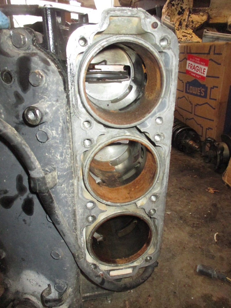 Mercury 135hp 2 stroke outboard crankcase block