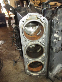 Load image into Gallery viewer, Mercury 135hp 2 stroke outboard crankcase block
