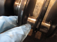 Load image into Gallery viewer, Mercury 135hp 2 stroke outboard crankshaft (850690)
