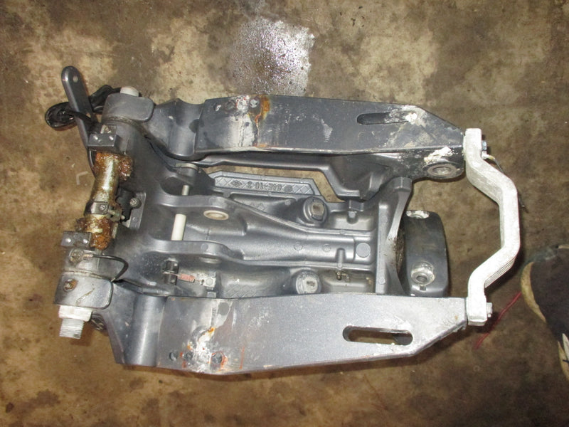 Yamaha 150hp 4 Stroke outboard swivel bracket