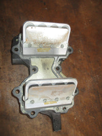 Load image into Gallery viewer, Johnson 40hp 2 stroke outboard intake manifold and reeds (391780)
