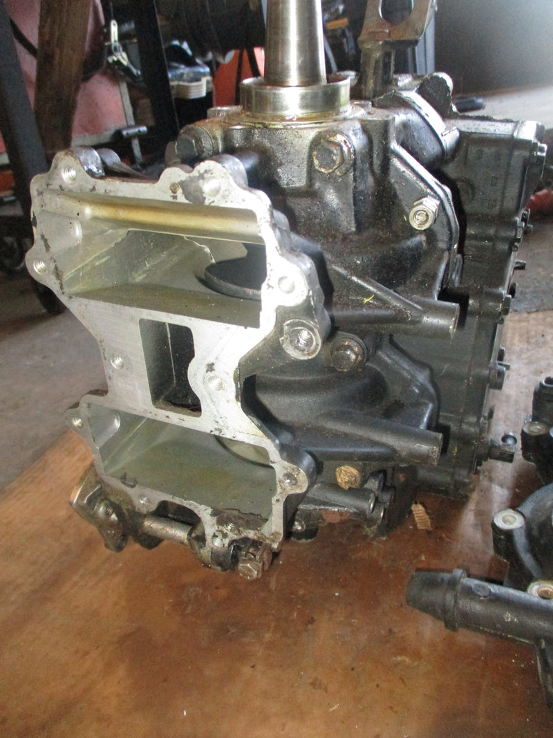 Johnson 40hp 2 stroke outboard crankcase powerhead