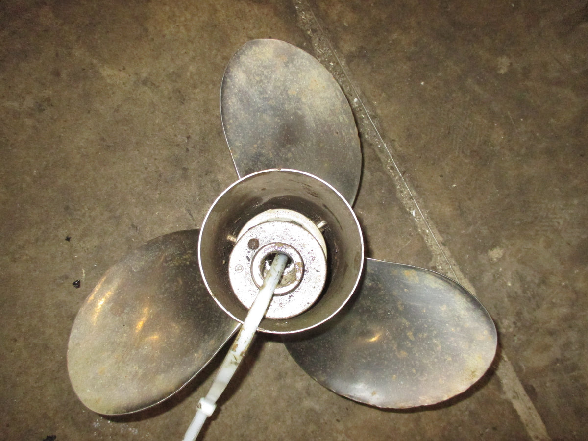 Suzuki DT85hp 2 stroke outboard Michigan ss propellor (13 3/4x15)