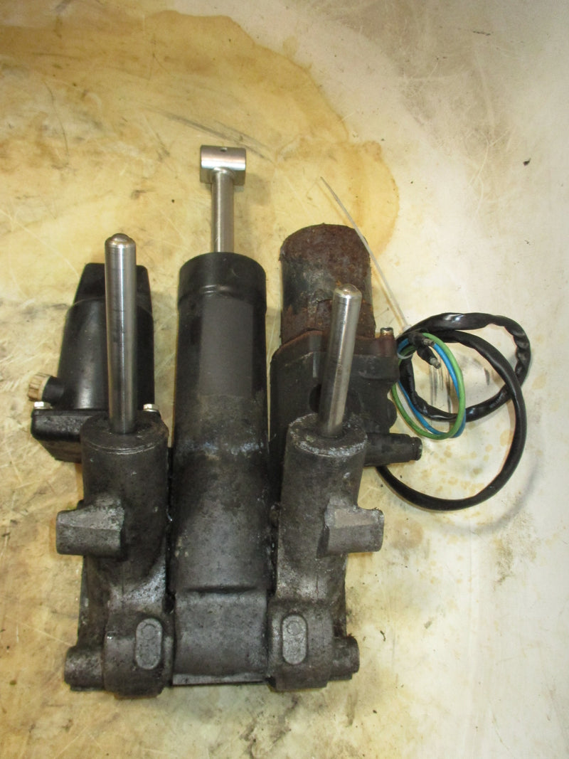 Mercury 135hp 2 stroke outboard tilt trim unit