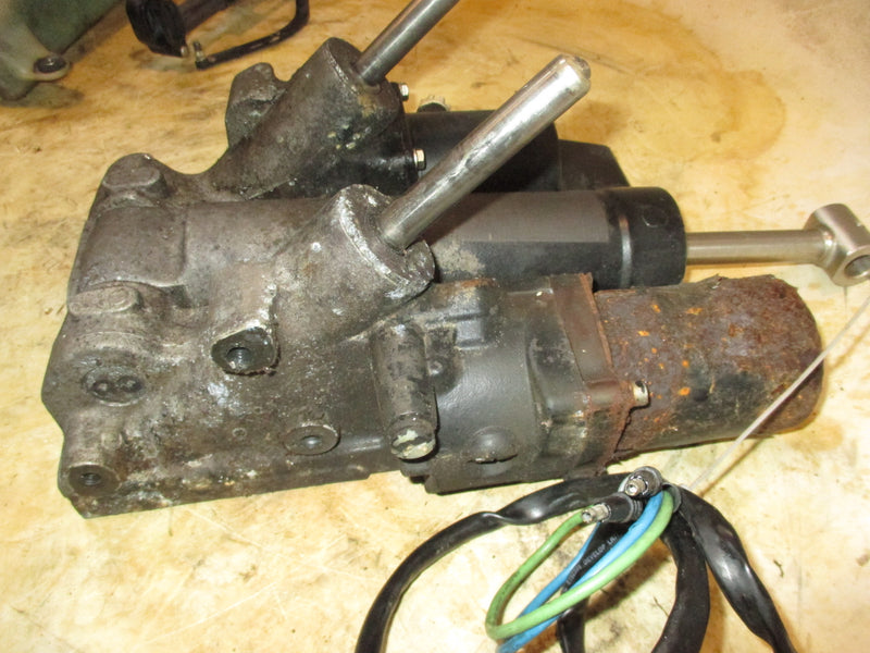 Mercury 135hp 2 stroke outboard tilt trim unit