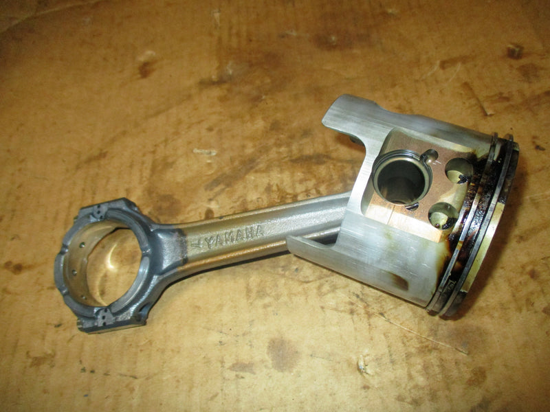 Yamaha HPDI 250hp 2 stroke outboard Starboard Piston and Rod 60V-00