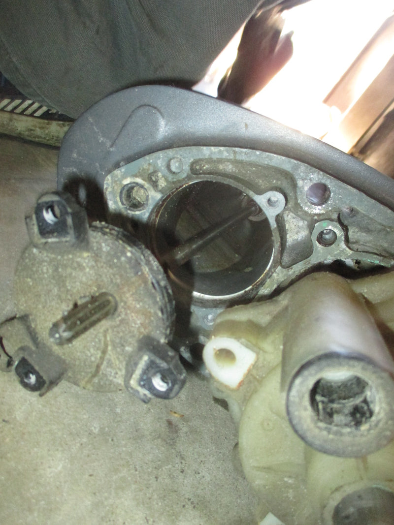 Yamaha 250hp 3.3L 4 stroke outboard 25 inch shaft counter rotation lower unit