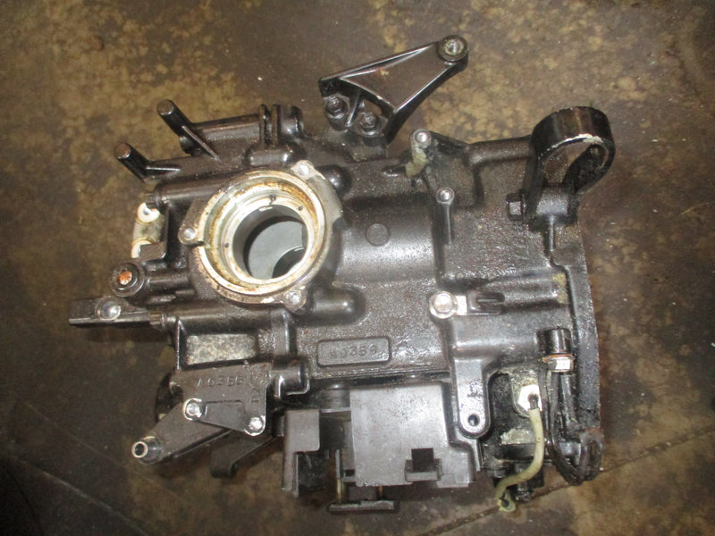 Suzuki DF25 outboard crankcase block