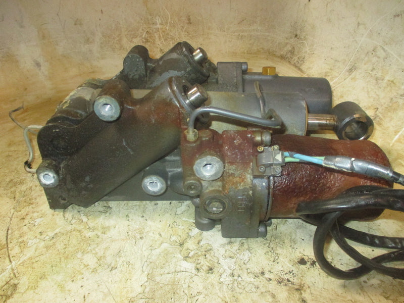 Yamaha 225hp 4 stroke Outboard Tilt trim unit (69J-43800-01-4D)