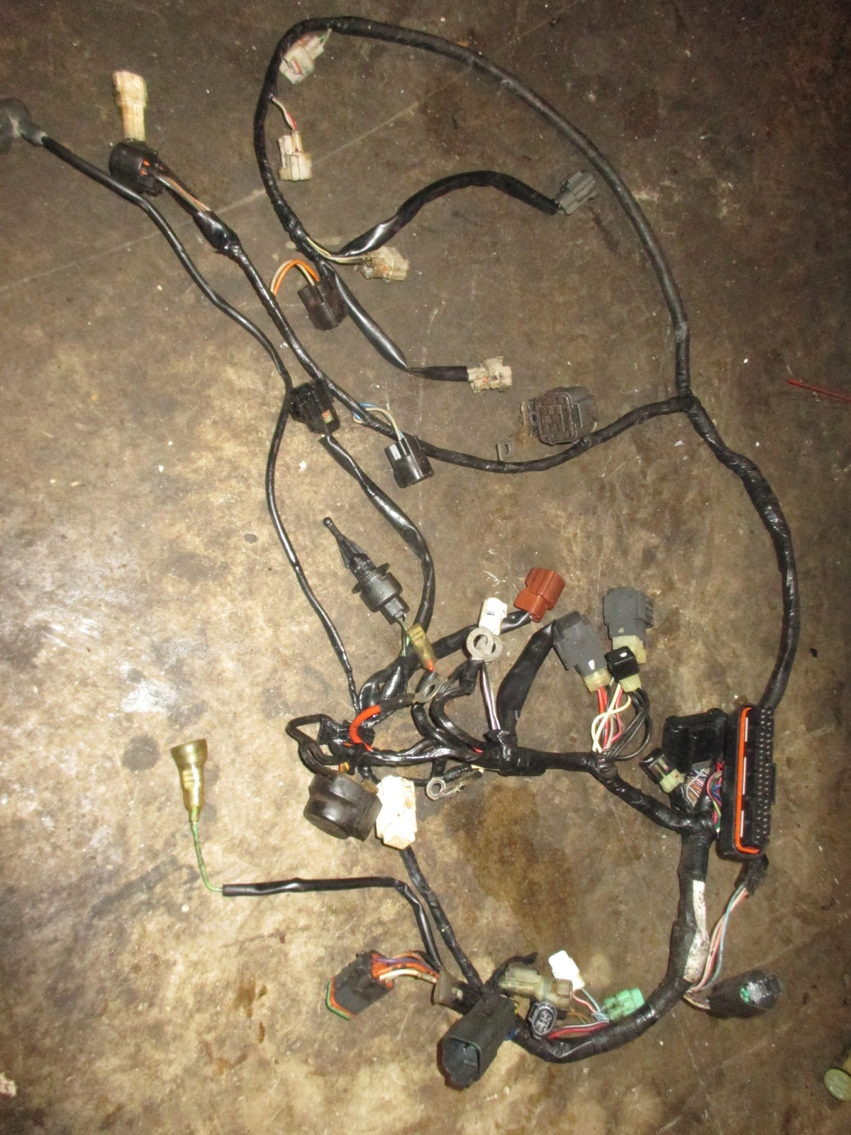 Johnson/Suzuki 140hp 4 stroke outboard engine wiring harness (5033829)