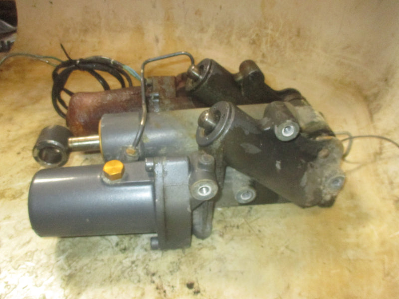 Yamaha 225hp 4 stroke Outboard Tilt trim unit (69J-43800-01-4D)