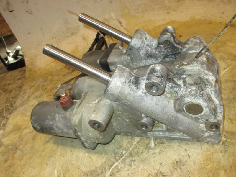 Suzuki DF300 300hp 4 Stroke outboard tilt trim unit