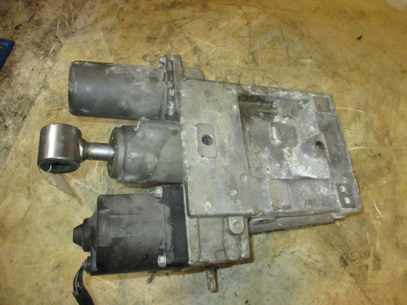 Suzuki DF300 300hp 4 Stroke outboard tilt trim unit