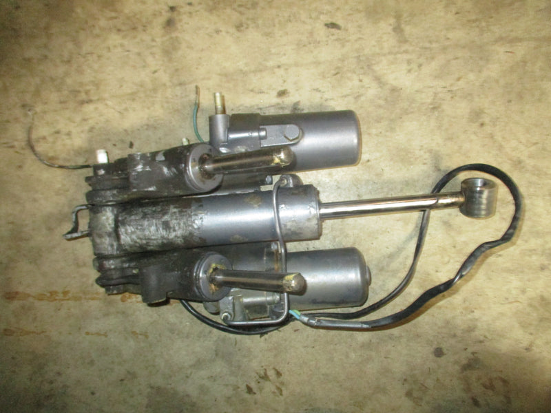 Yamaha HPDI 250hp 2 stroke outboard Tilt trim unit 60V-43800-00-4D