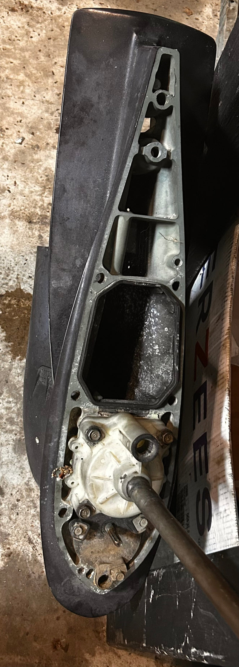 Yamaha/mercury 225hp 4 Stroke outboard 25 inch lower unit