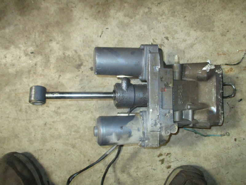 Yamaha HPDI 250hp 2 stroke outboard Tilt trim unit 60V-43800-00-4D