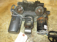 Load image into Gallery viewer, Yamaha 70hp 2 stroke outboard tilt trim unit (6H1-15)
