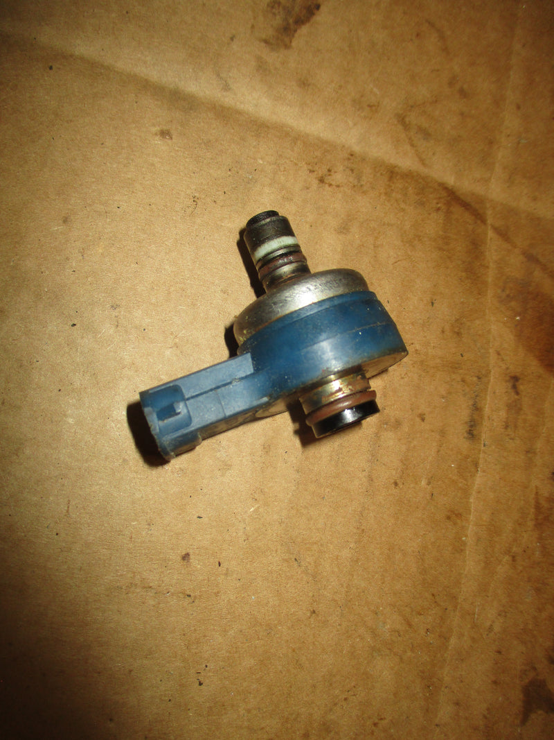 Mercury Optimax 225hp outboard air injector (883708)
