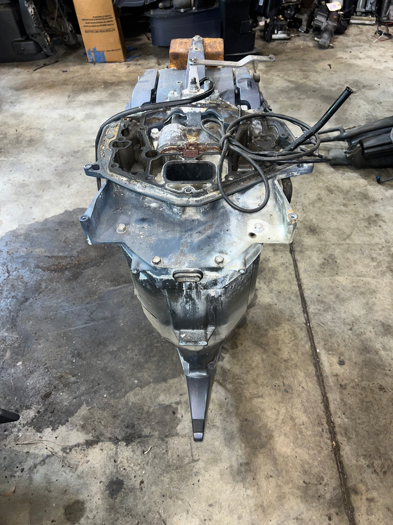 Yamaha 300hp 4 stroke outboard 30" mid section