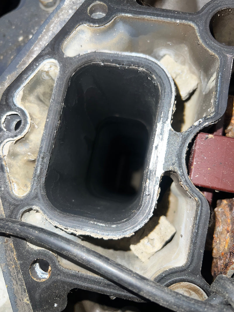 Yamaha 300hp 4 stroke outboard 30" mid section