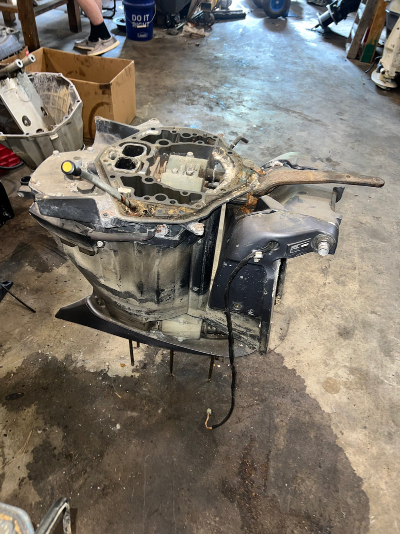 Yamaha 350hp 4 stroke outboard 30" midsection