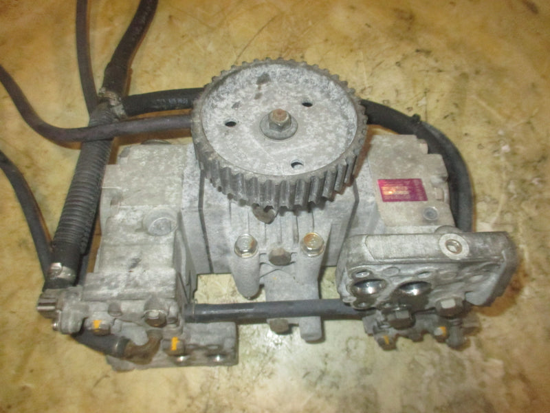 Yamaha 300hp HPDI 2 stroke Outboard Fuel injection pump (60V-013910-00)