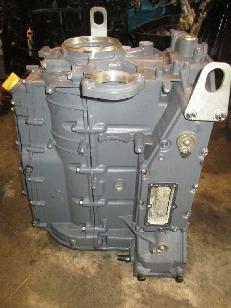 Suzuki DF175 outboard crankcase block