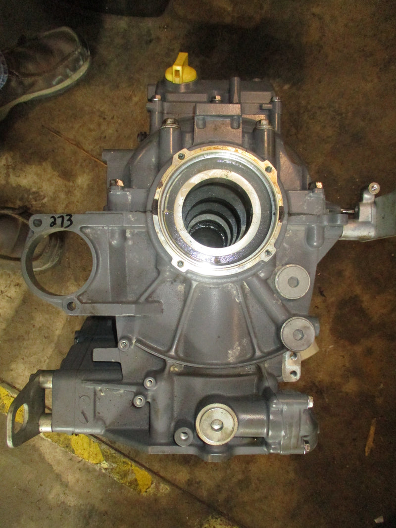 Suzuki DF175 outboard crankcase block