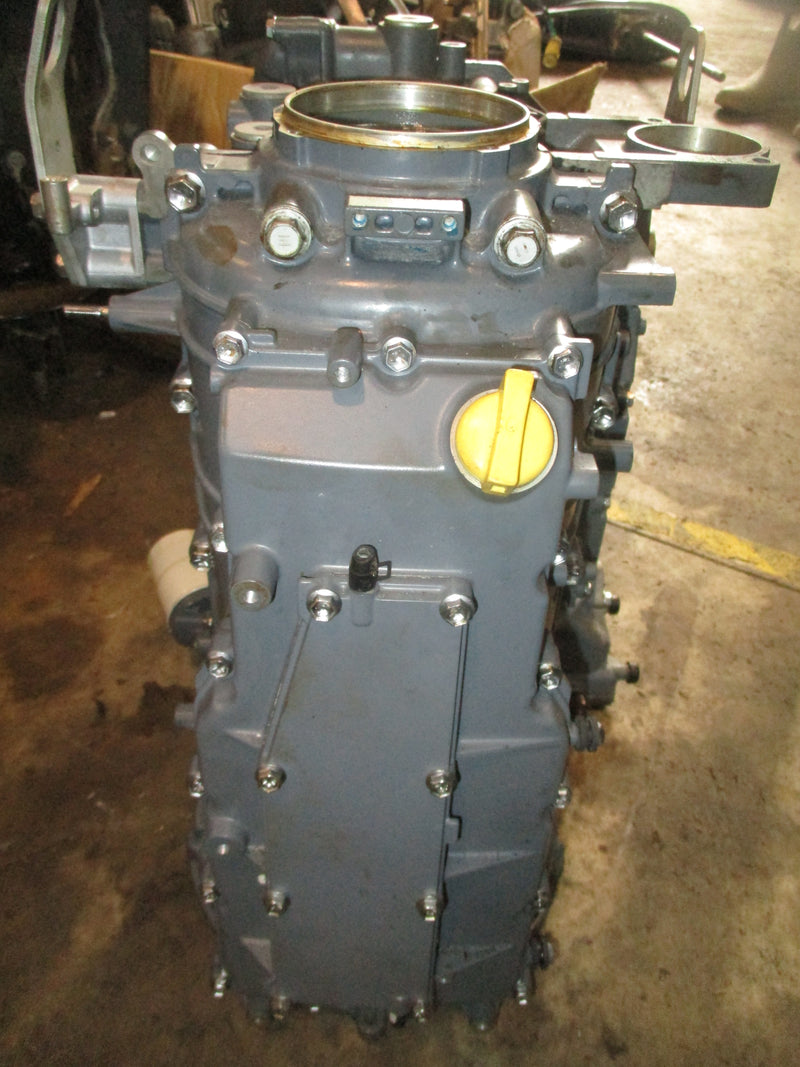 Suzuki DF175 outboard crankcase block