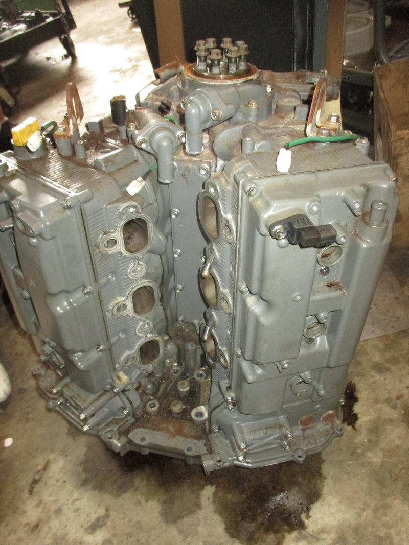 Suzuki DF200 200hp 4 Stroke outboard crankcase powerhead