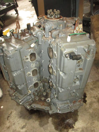 Load image into Gallery viewer, Suzuki DF200 200hp 4 Stroke outboard crankcase powerhead
