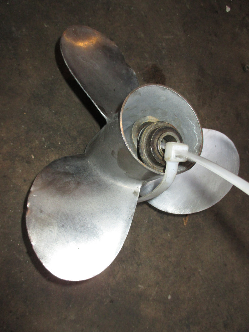 Yamaha 15hp 4 stroke outboard ss solas propellor (3121-093-07)