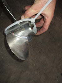 Load image into Gallery viewer, Yamaha 15hp 4 stroke outboard ss solas propellor (3121-093-07)
