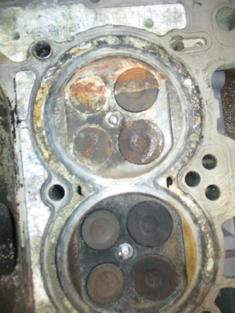 Suzuki DF175 outboard cylinder head (11101-96J01)