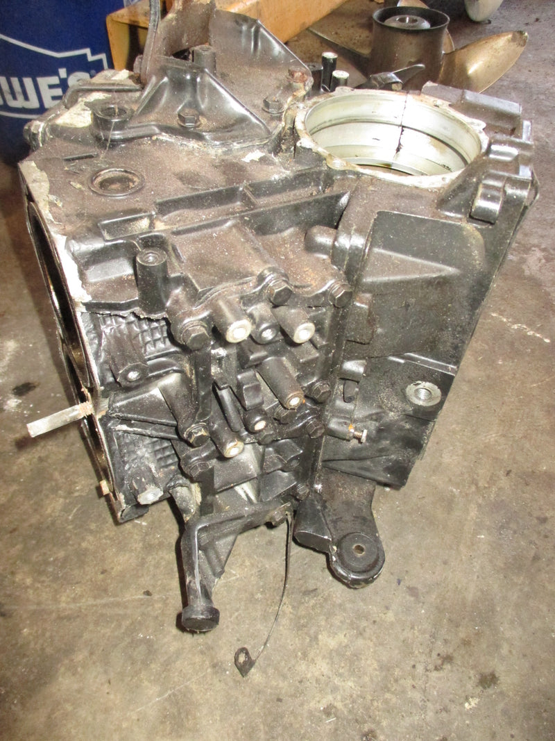 Evinrude 88hp 2 stroke outboard crankcase block 327910