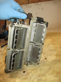 Load image into Gallery viewer, Evinrude 88hp 2 stroke outboard intake manifold and reeds (331833) (186549)
