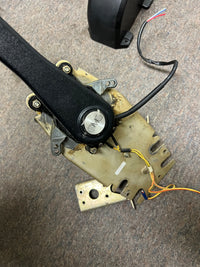 Load image into Gallery viewer, Evinrude 200hp 2 ocean pro outboard OMC top mount control box PARTS ONLY
