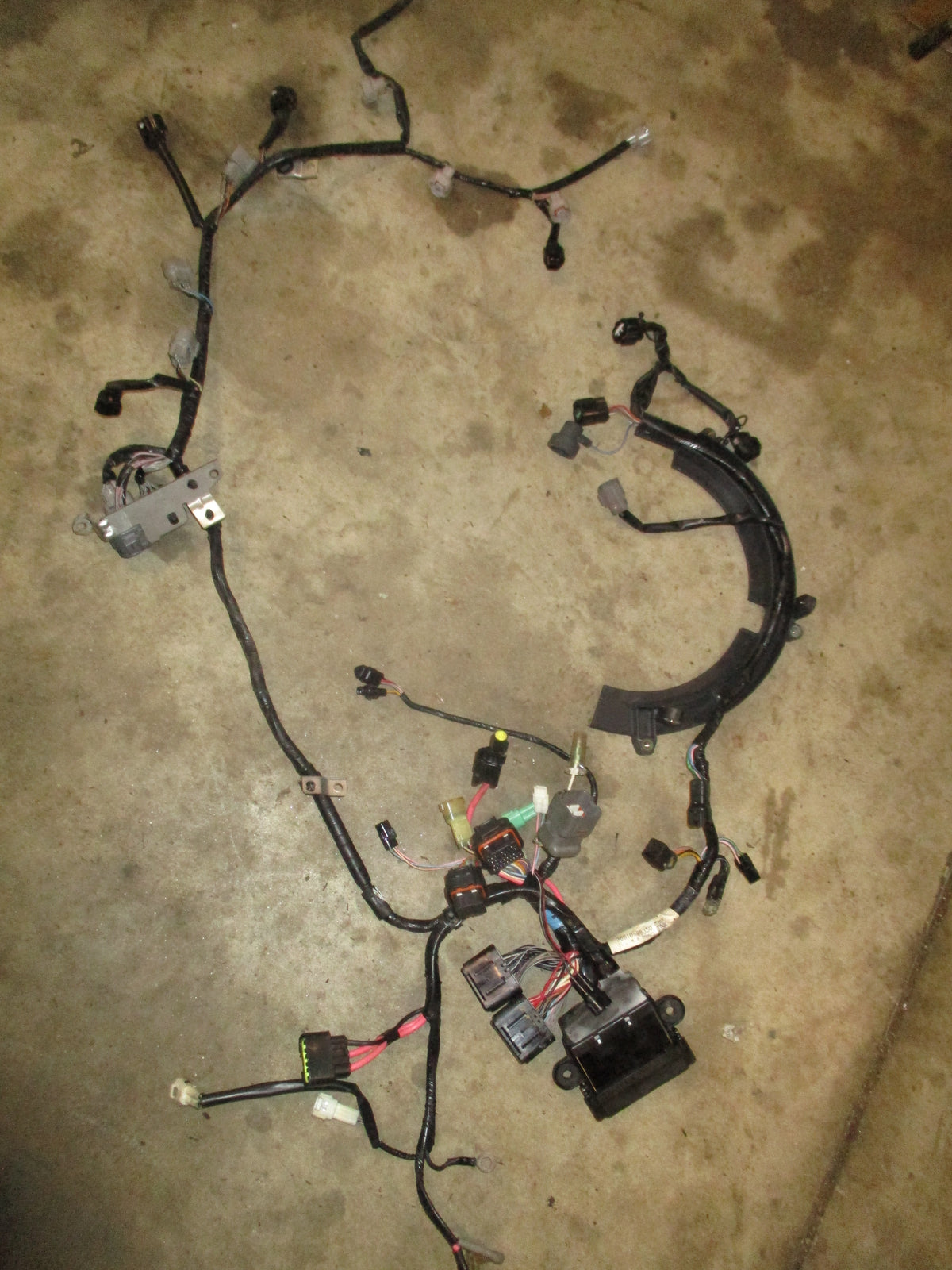 Suzuki DF175 outboard engine wiring harness (36610-96J50)