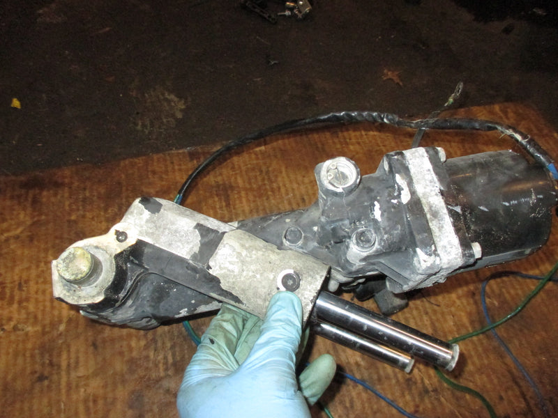 Johnson 90hp 2 stroke outboard tilt trim unit